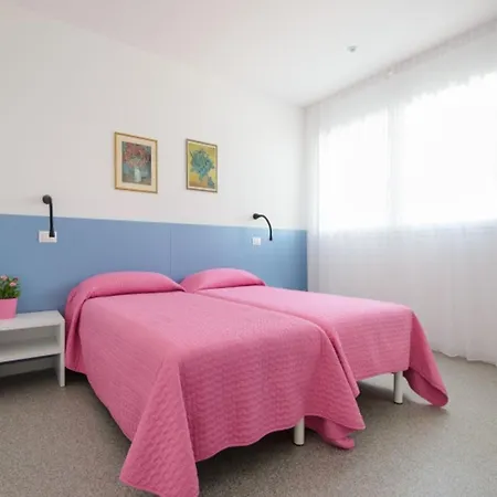 Vibrant In Lignano Apartment