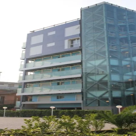 Vibrant In Lignano Apartment